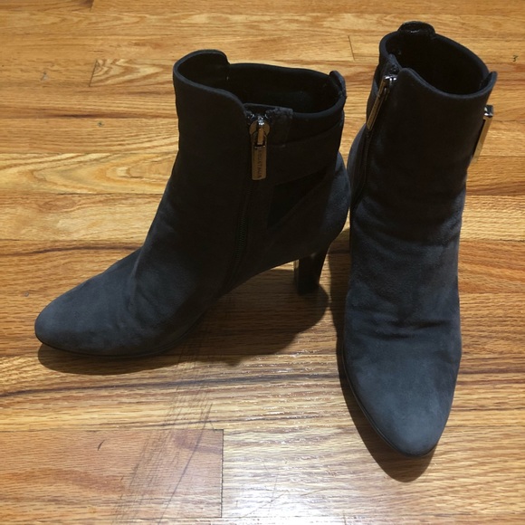 AQUATALIA Rouge Royal Booties Dark Gray Size 6 - Picture 5 of 6